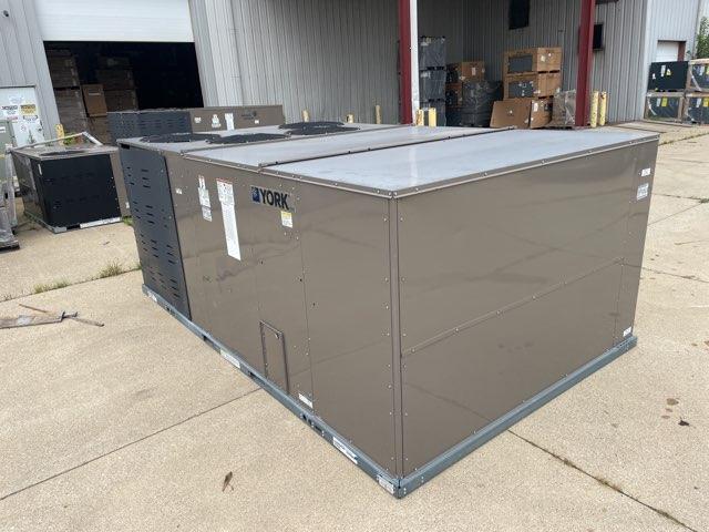 20 Ton Two-Stage Downflow Packaged Heat Pump Unit, 10.9 EER, 208-230/60/3, R410A