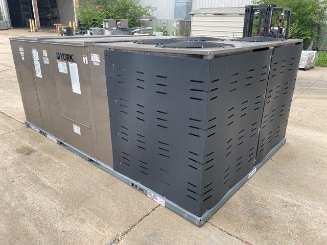 20 Ton Two-Stage Downflow Packaged Heat Pump Unit, 10.9 EER, 208-230/60/3, R410A