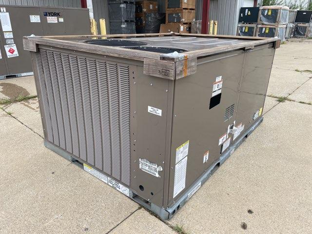 6 Ton Two-Stage Convertible Natural Gas/Electric Packaged Unit, 12 EER, 208-230/60/3, R410A