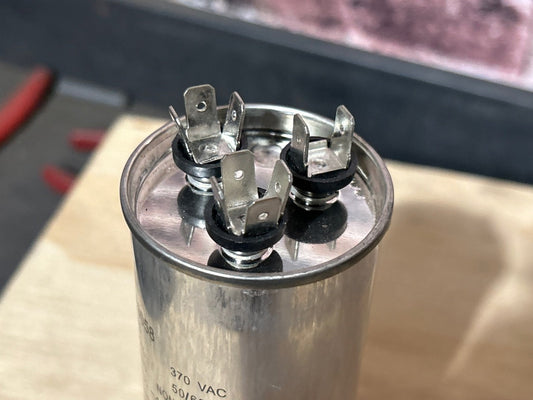 370 Vac, 50+5MFD 50/60 Hz, Round Capacitor