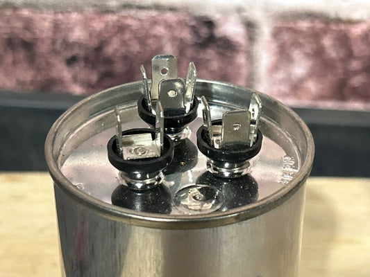 370 Vac, 45+7.5MFD 50/60 Hz, Round Capacitor