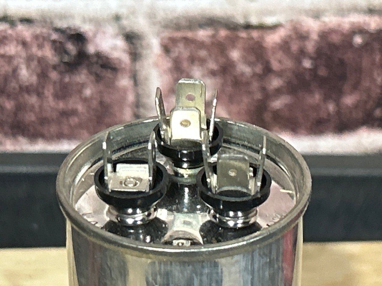 370 Vac, 40+3MFD 50/60 Hz, Round Capacitor