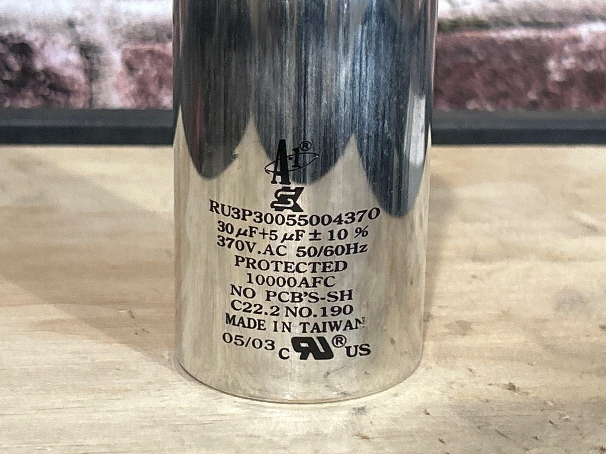 370 Vac, 30+5MFD 50/60 Hz, Round Capacitor