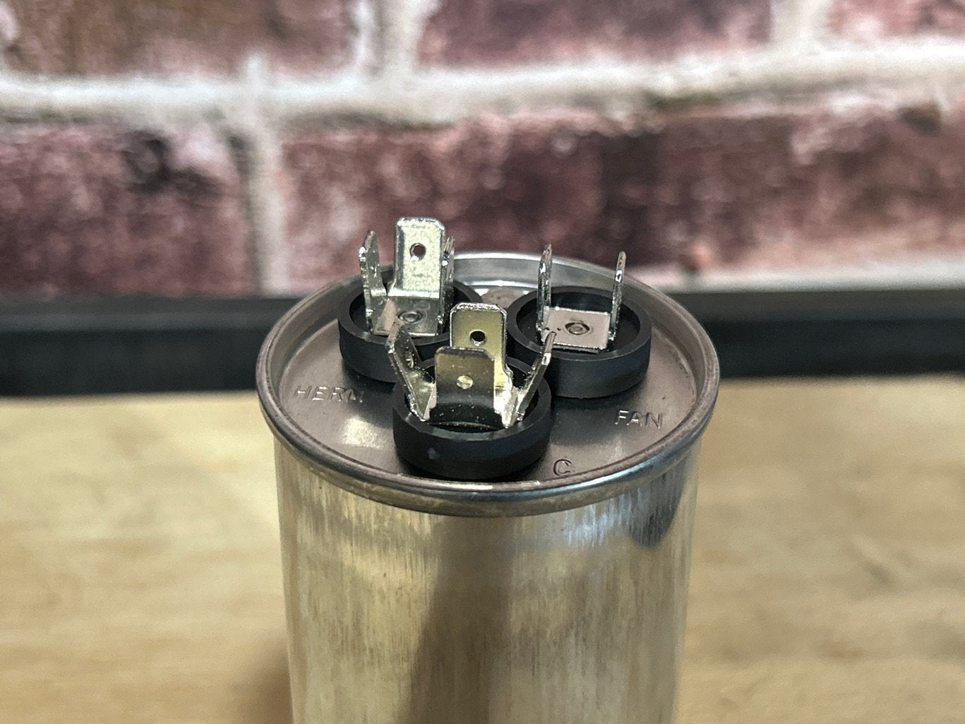 370 Vac, 30+5MFD 50/60 Hz, Round Capacitor