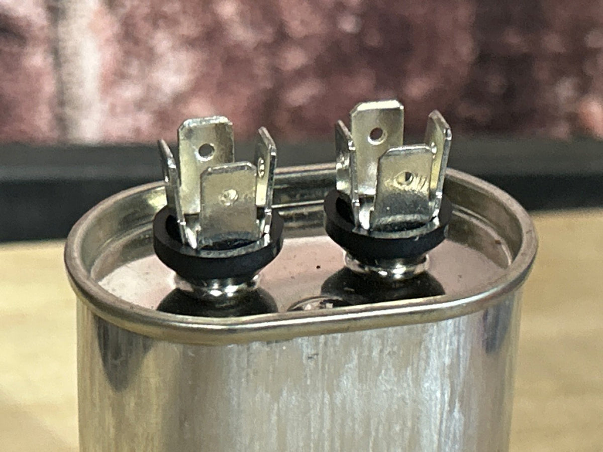 370 Vac, 17.5MFD 50/60 Hz, Oval Capacitor