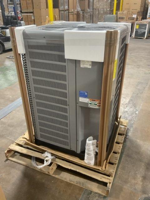 5 Ton Variable Speed Split-System Communicating Heat Pump 208-230/60/1 R410A 18 SEER2