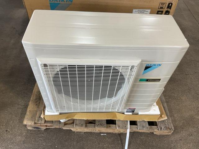 15,000 BTU Single-Zone Outdoor Inverter Heat Pump Mini Split Unit, 20.6 SEER 208-230/60/1 R-410A