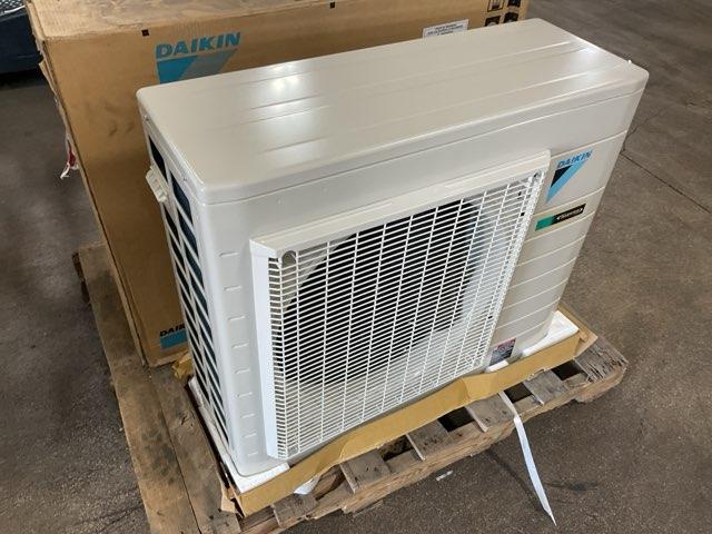 15,000 BTU Single-Zone Outdoor Inverter Heat Pump Mini Split Unit, 20.6 SEER 208-230/60/1 R-410A