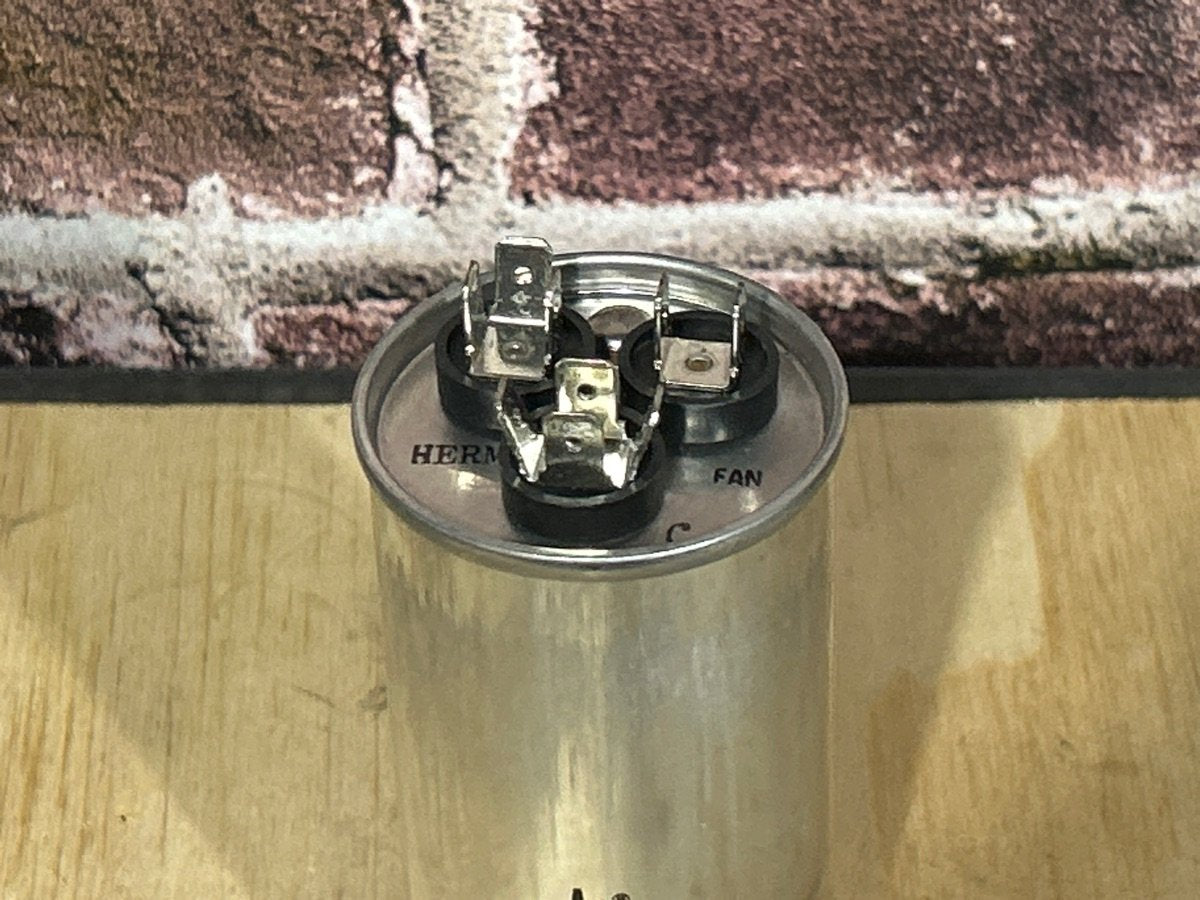 370 Vac, 35+10MFD 50/60 Hz, Round Capacitor