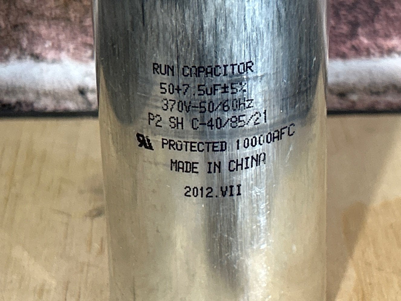 370 Vac, 50+7.5MFD 50/60 Hz, Round Capacitor