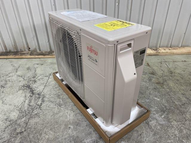 9,000 BTU Single-Zone Outdoor Inverter Heat Pump Mini Split Unit, 27.2 SEER 208-230/60/1 R-410A