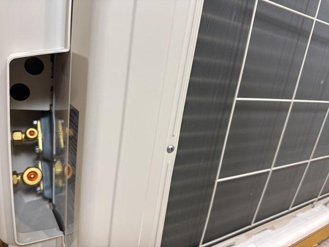 18,000 BTU Single-Zone Outdoor Inverter Heat Pump Mini Split Unit, 26.3 SEER2 208-230/60/1 R-32