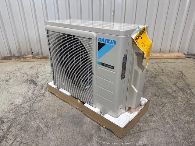 9,000 BTU Single-Zone Outdoor Inverter Heat Pump Mini Split Unit, 20 SEER2 208-230/60/1 R-410A
