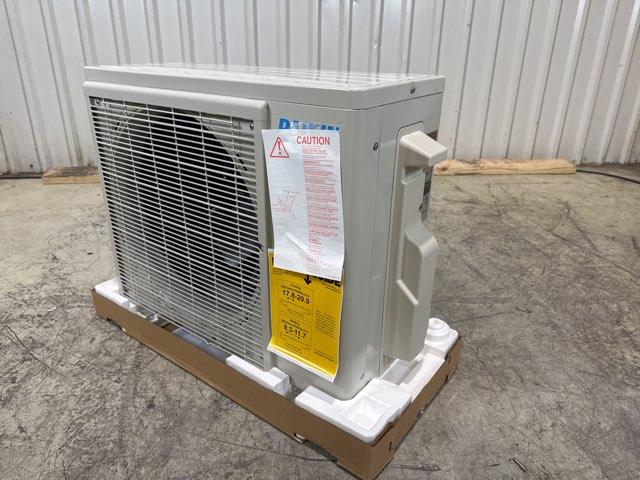9,000 BTU Single-Zone Outdoor Inverter Heat Pump Mini Split Unit, 18 SEER 208-230/60/1 R-410A