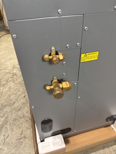 24,000 BTU Single-Zone Indoor Inverter Heat Pump Mini Split Unit, 17 SEER2 208-230/60/1 R-410A