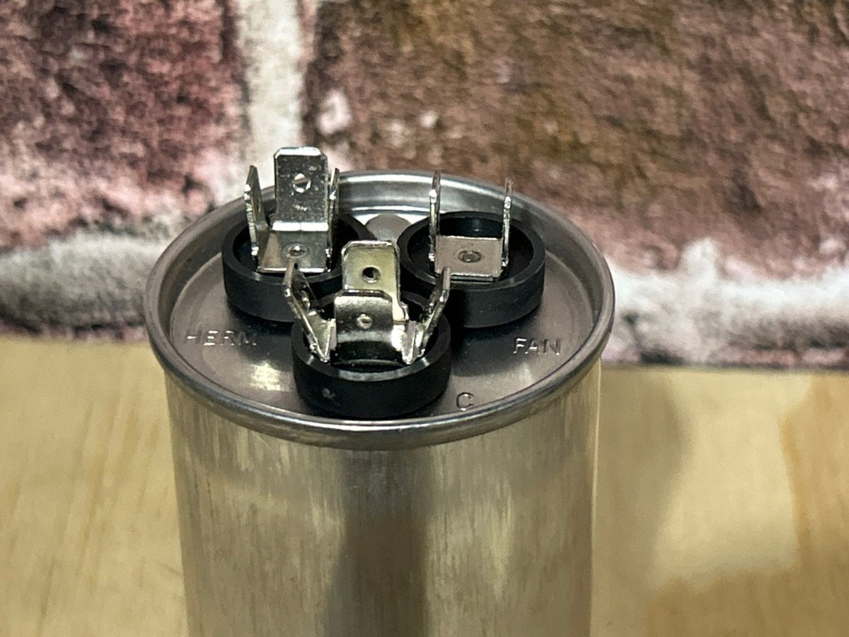 370 Vac, 50+3MFD 50/60 Hz, Round Capacitor
