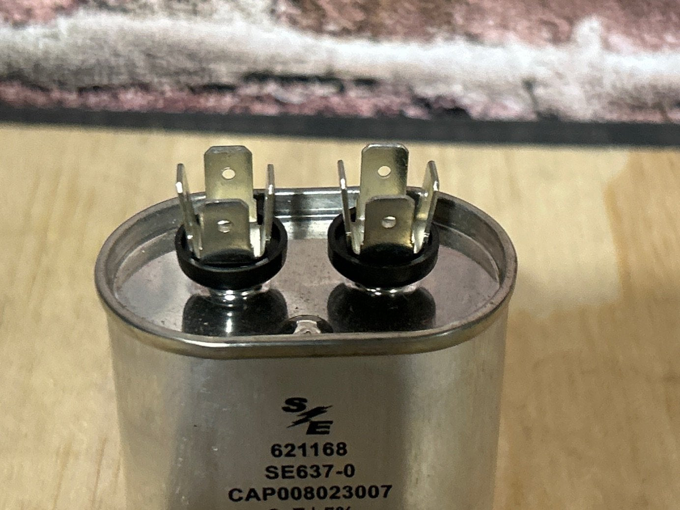 370 Vac, 6MFD 50/60 Hz, Oval Capacitor