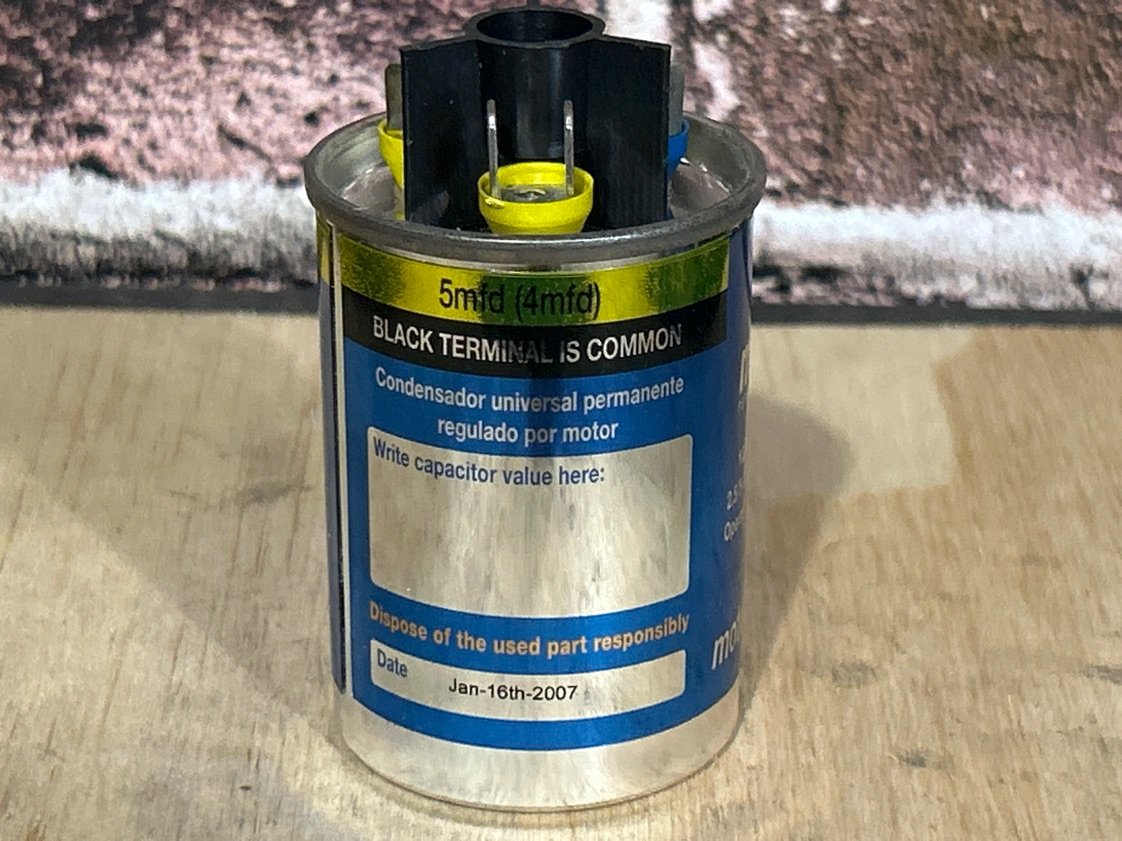 370/440 Vac, 12.5MFD 50/60 Hz, Round Capacitor