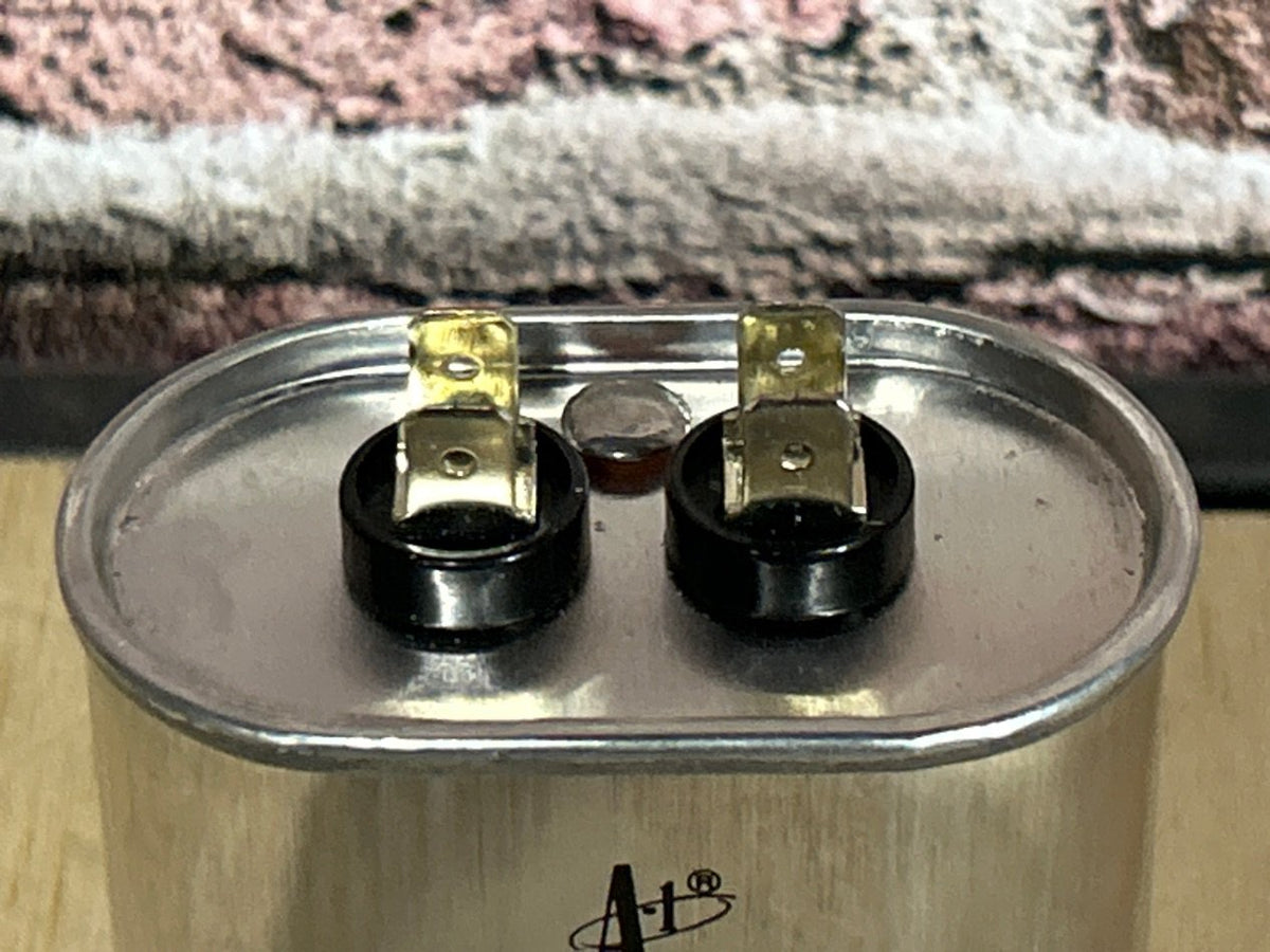 370 Vac, 17.5MFD 50/60 Hz, Oval Capacitor