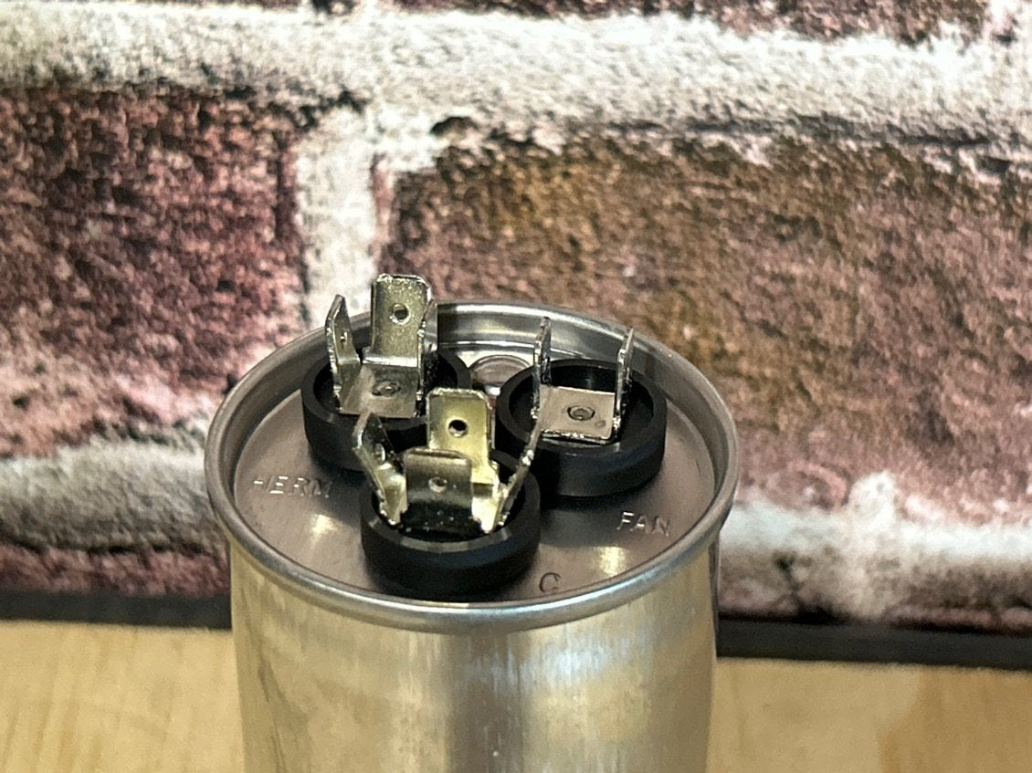 370 Vac, 25+5MFD 50/60 Hz, Round Capacitor