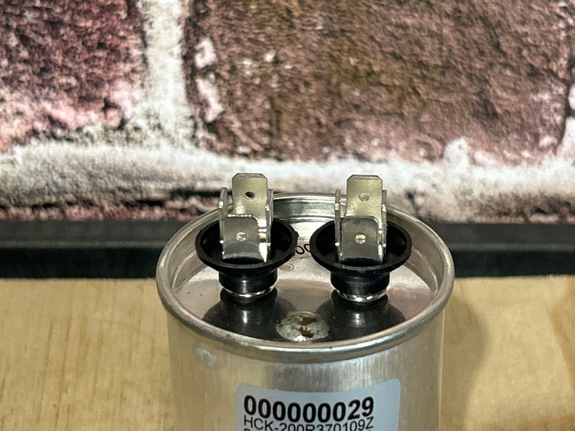 370 Vac, 20MFD 50/60 Hz, Round Capacitor