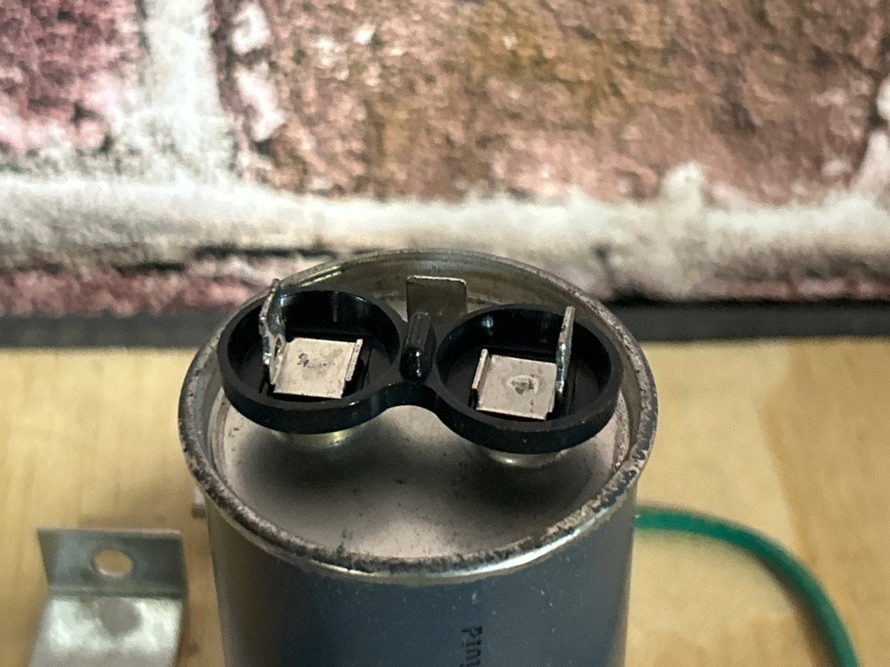 370 Vac, 30MFD 50/60 Hz, Round Capacitor