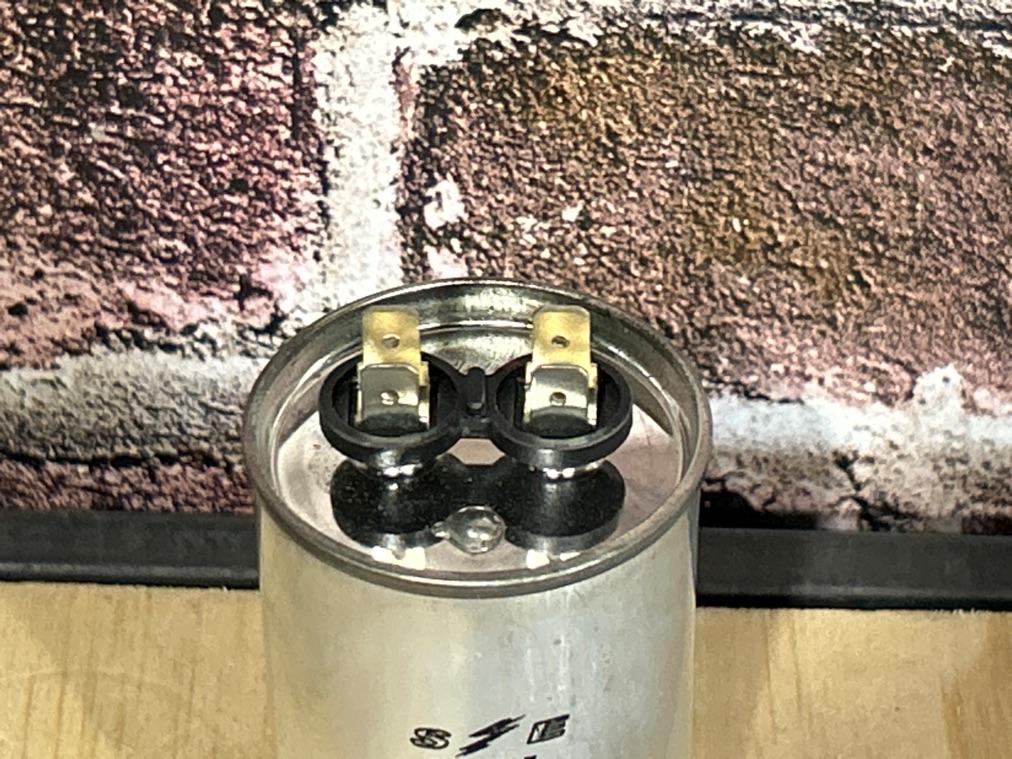 370 Vac, 30MFD 50/60 Hz, Round Capacitor