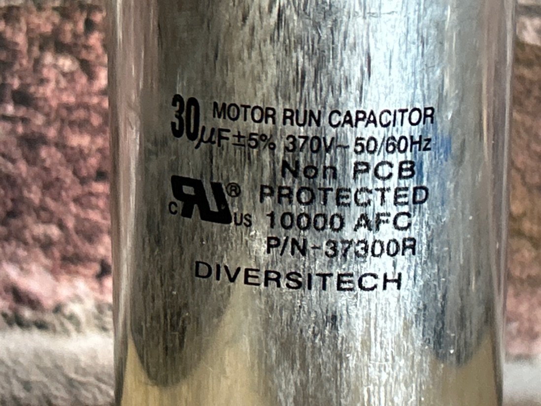 370 Vac, 30MFD 50/60 Hz, Round Capacitor