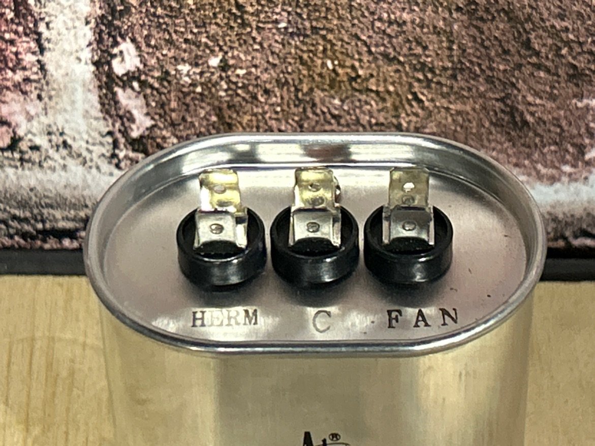 370 Vac, 25+10MFD 50/60 Hz, Oval Capacitor