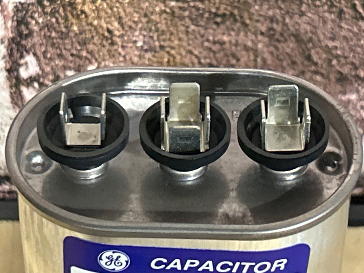 370 Vac, 25+10MFD 50/60 Hz, Oval Capacitor