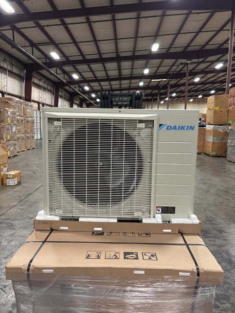 2.5 Ton Variable Speed Split-System Communicating Heat Pump 208-230/60/1 R410A 16.5 SEER