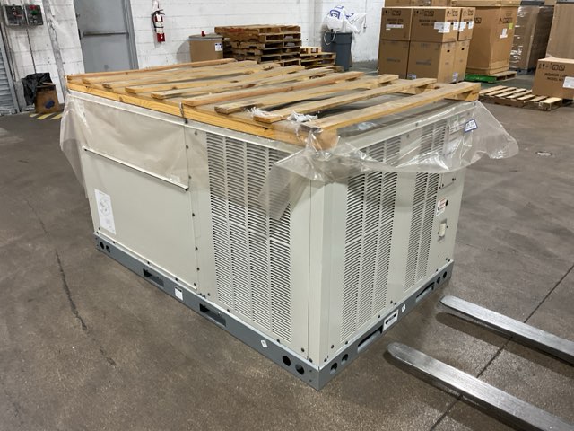 4 Ton Single-Stage Convertible Natural Gas/Electric Packaged Unit, 13.7 SEER2, 460/60/3, R32