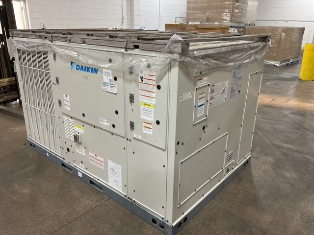 12.5 Ton Two-Stage Convertible Natural Gas/Electric Packaged Unit, 11.4 EER, 208-230/60/3, R32