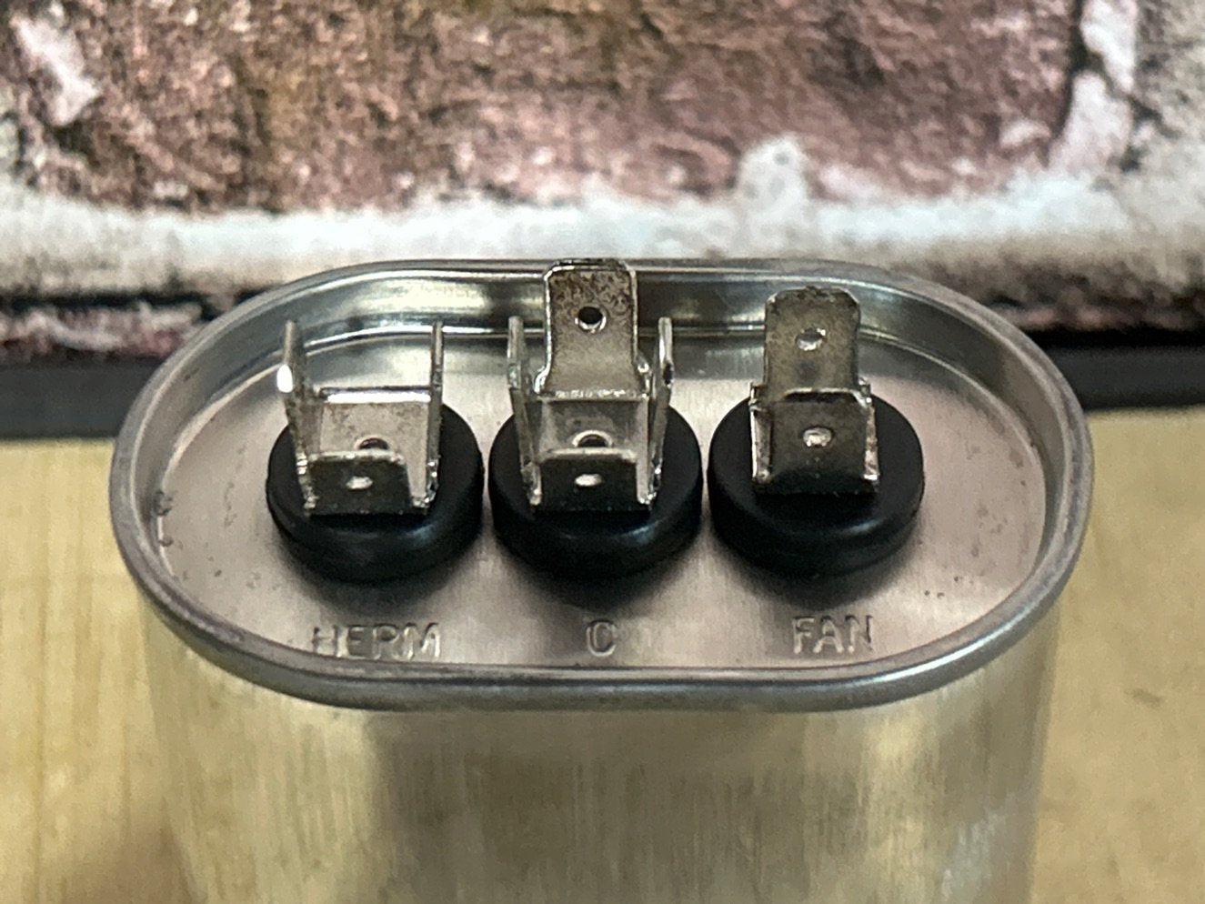 370 Vac, 20+15MFD 50/60 Hz, Oval Capacitor