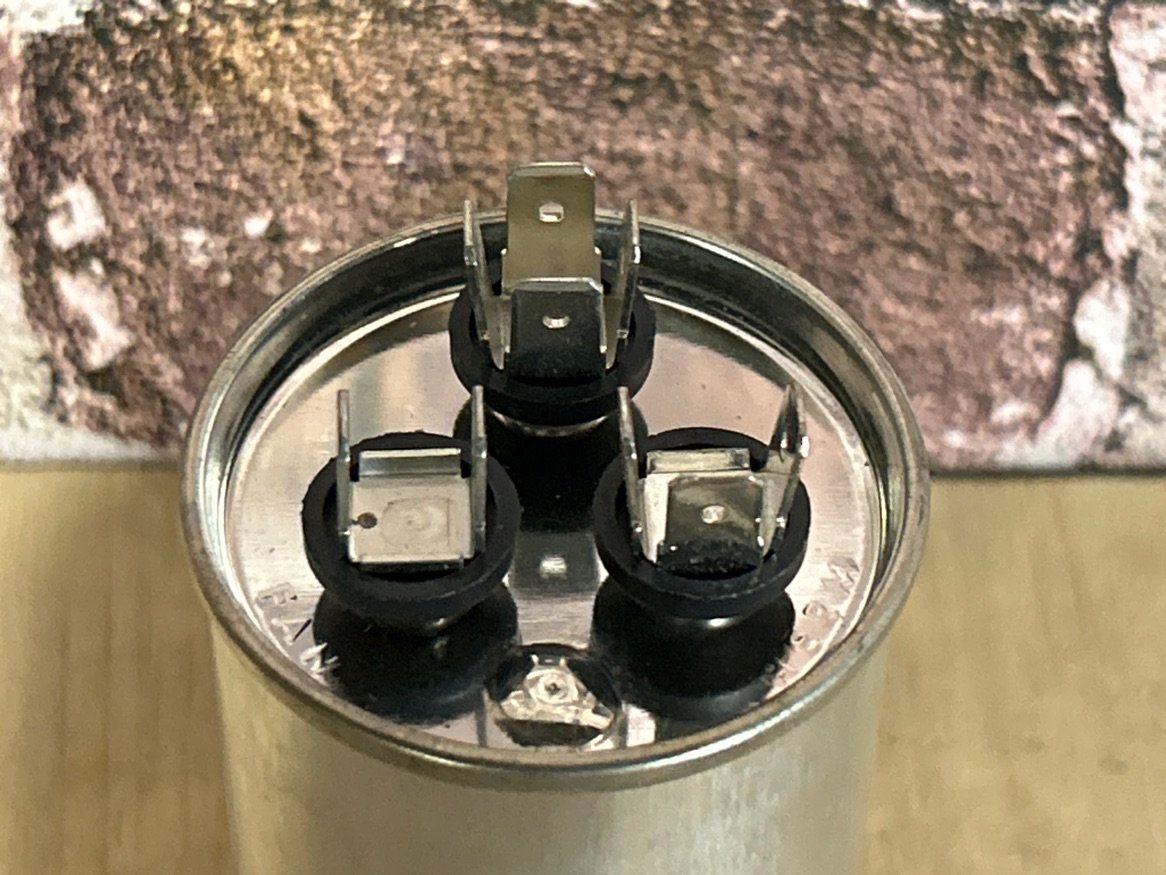 370 Vac, 25+7.5MFD 50/60 Hz, Round Capacitor