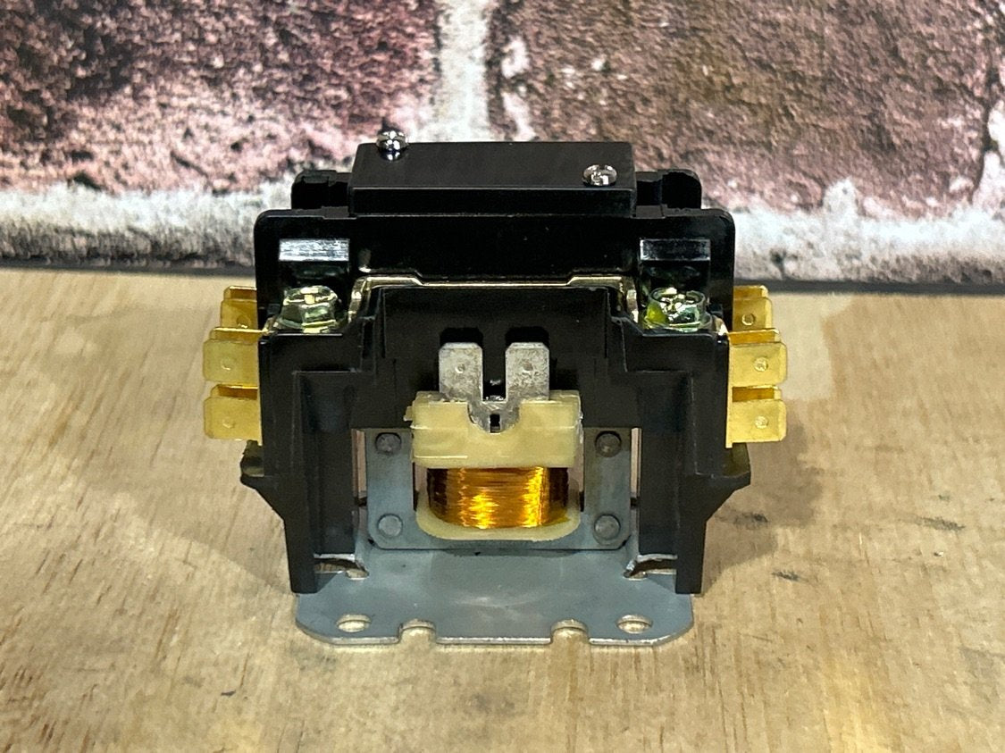 120 V, 50/60 Hz, 1 Pole Contactor