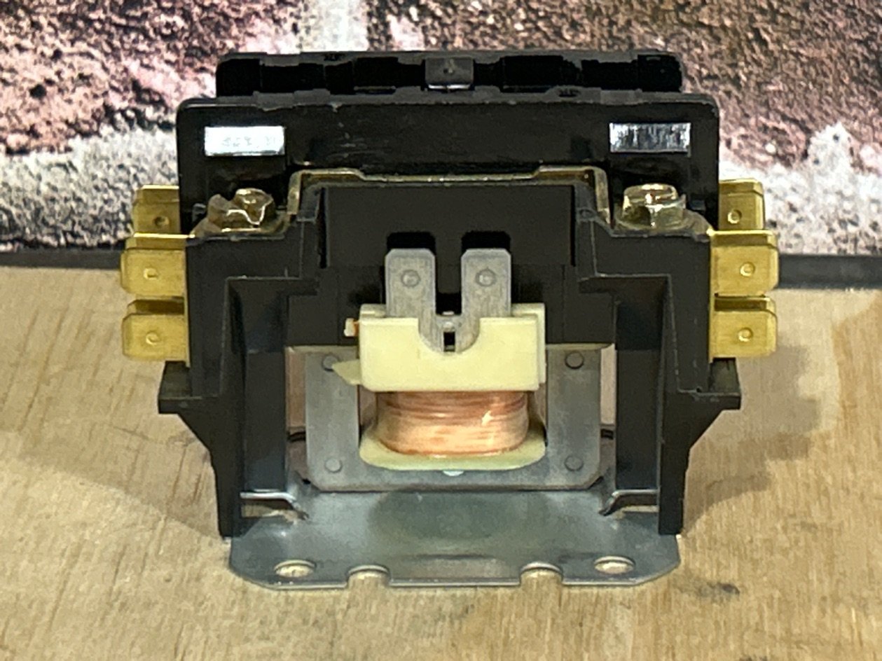 208/240 V, 50/60 Hz, 1 Pole Contactor