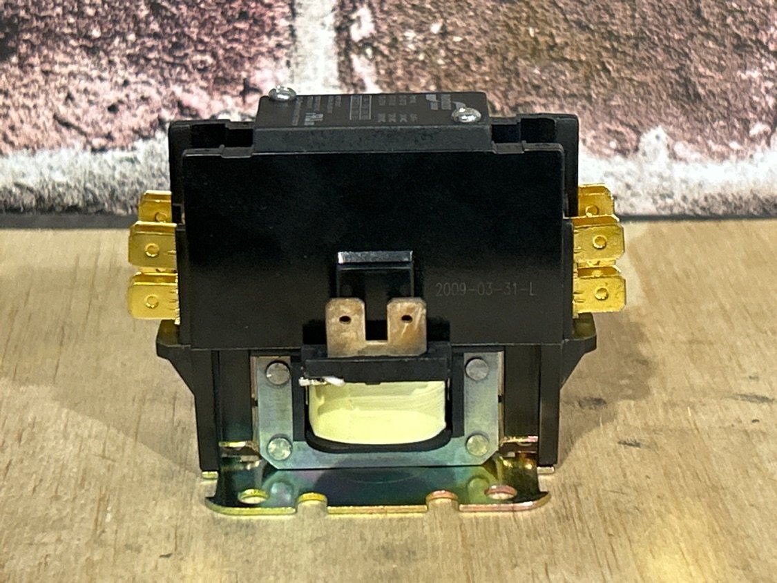 240 V, 50/60 Hz, 1 Pole Contactor