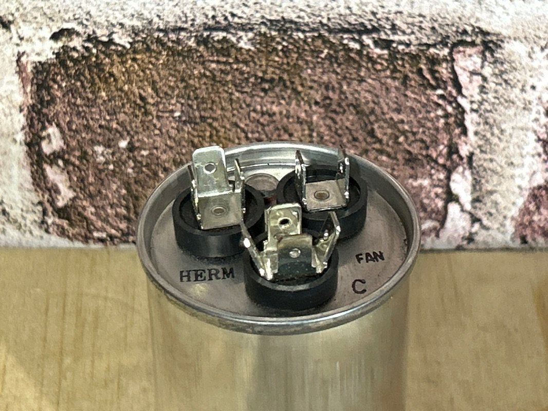 370 Vac, 20+15MFD 50/60 Hz, Round Capacitor