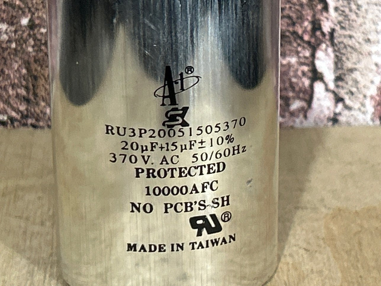 370 Vac, 20+15MFD 50/60 Hz, Round Capacitor