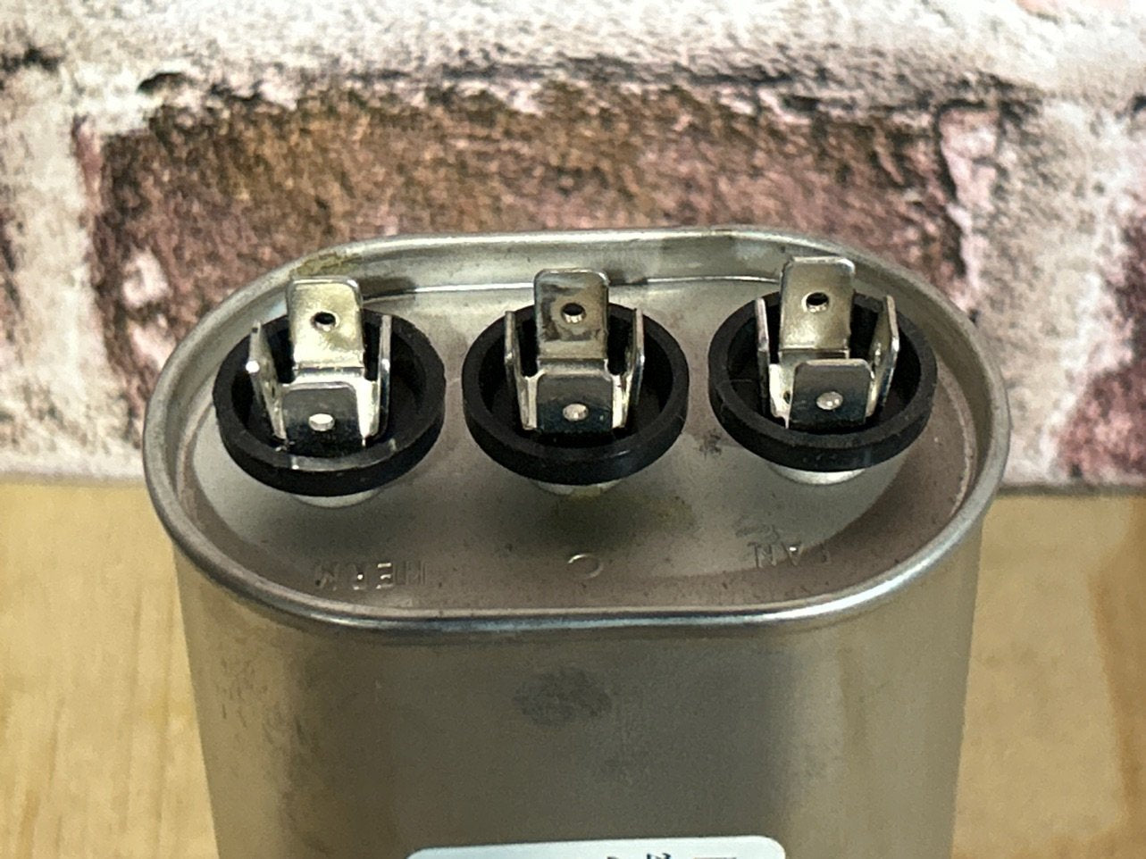 370 Vac, 20+15MFD 50/60 Hz, Oval Capacitor