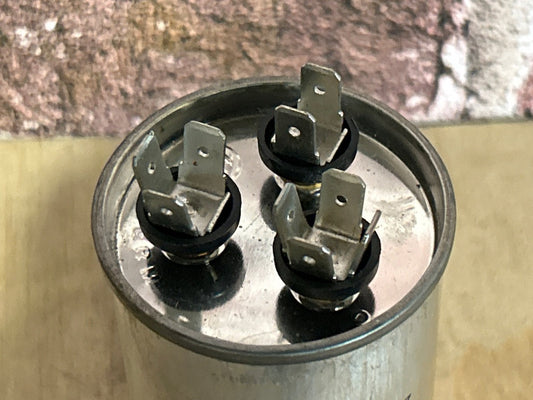 370 Vac, 25+3MFD 50/60 Hz, Round Capacitor