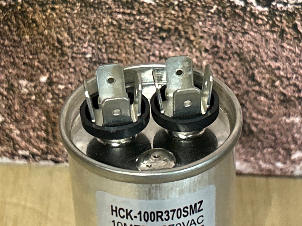 370 Vac, 10MFD 50/60 Hz, Round Capacitor