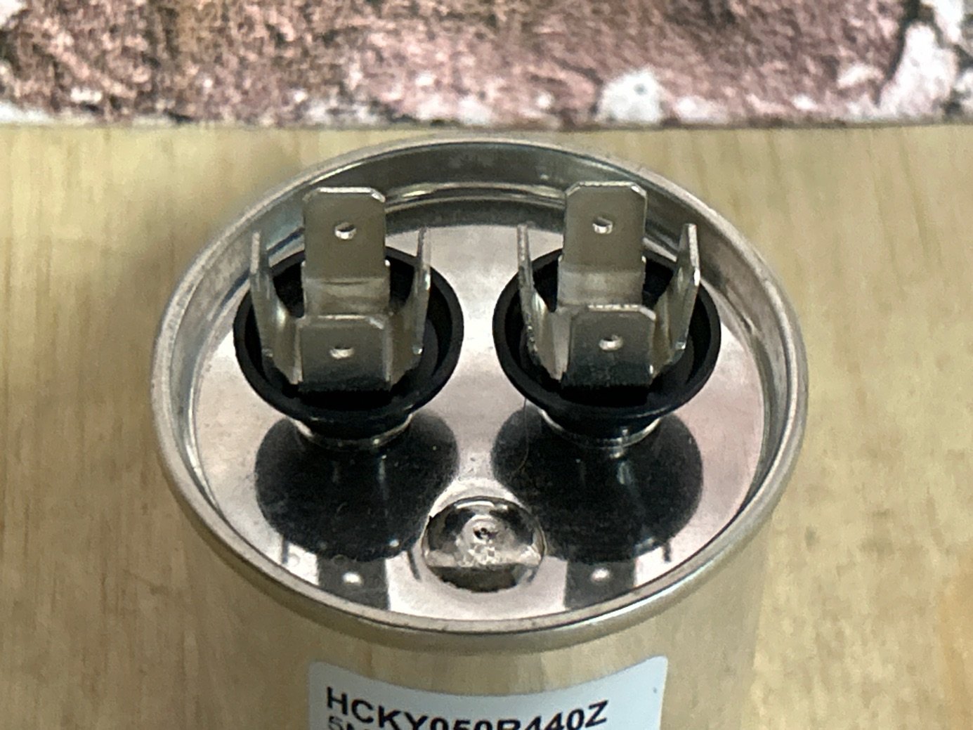 440 Vac, 5MFD 50/60 Hz, Round Capacitor