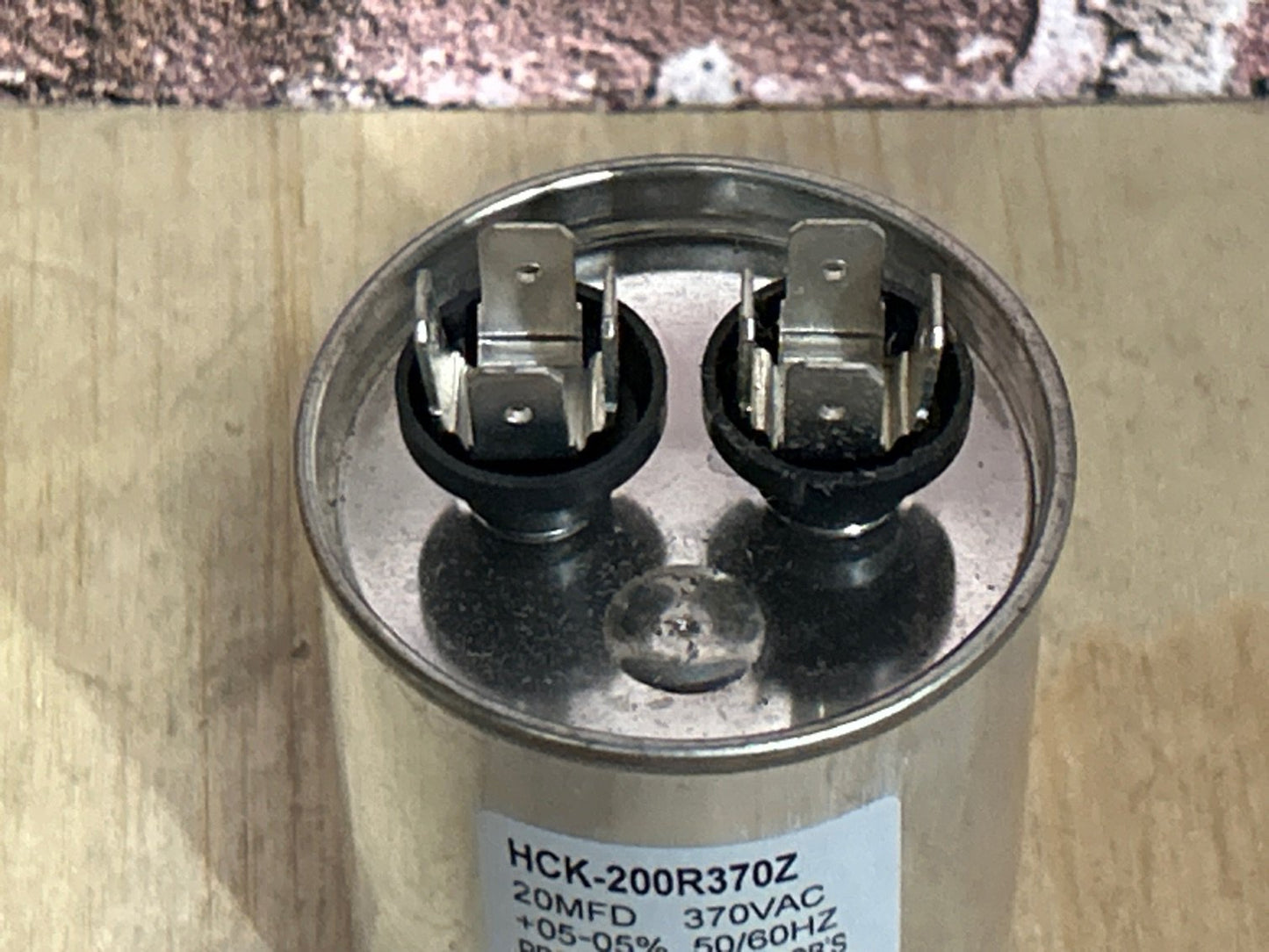 370 Vac, 20MFD 50/60 Hz, Round Capacitor