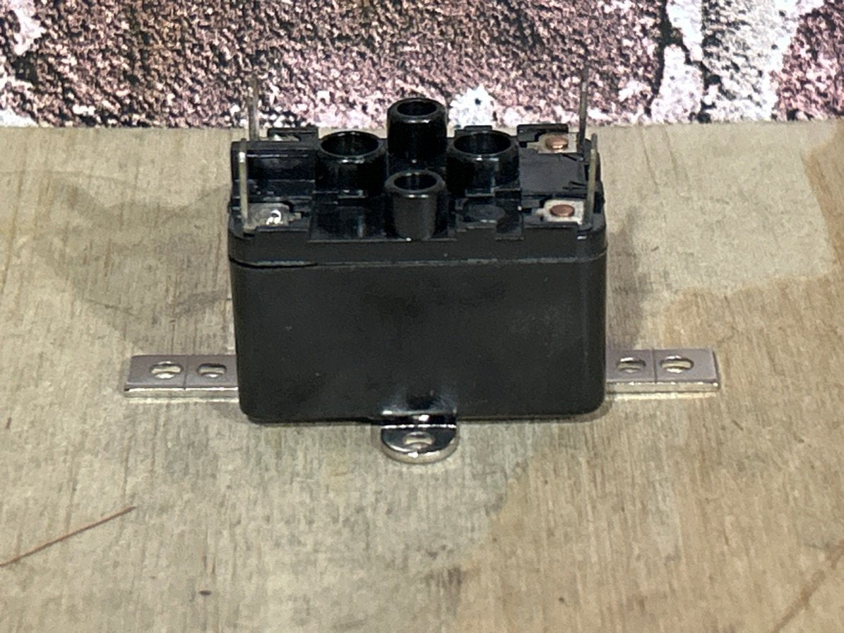 24 V, 50/60 Hz, 18 Amps, Relay