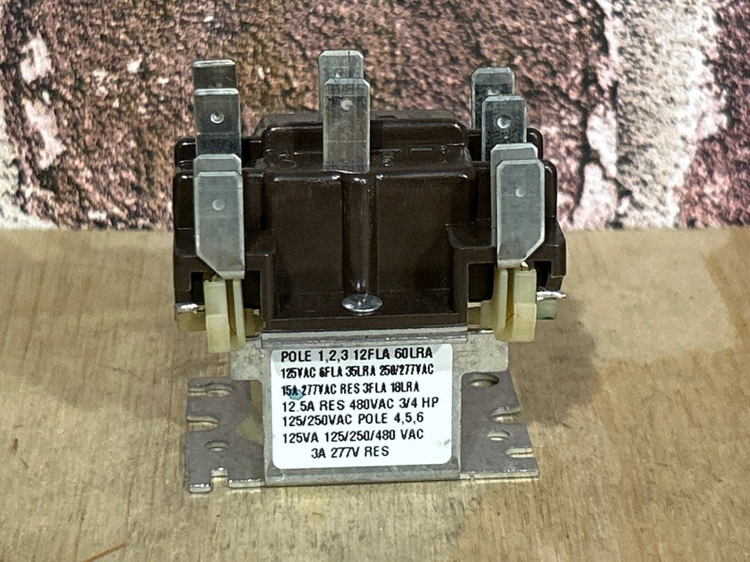 208/240 V, 50/60 Hz, 12 Amps, Relay