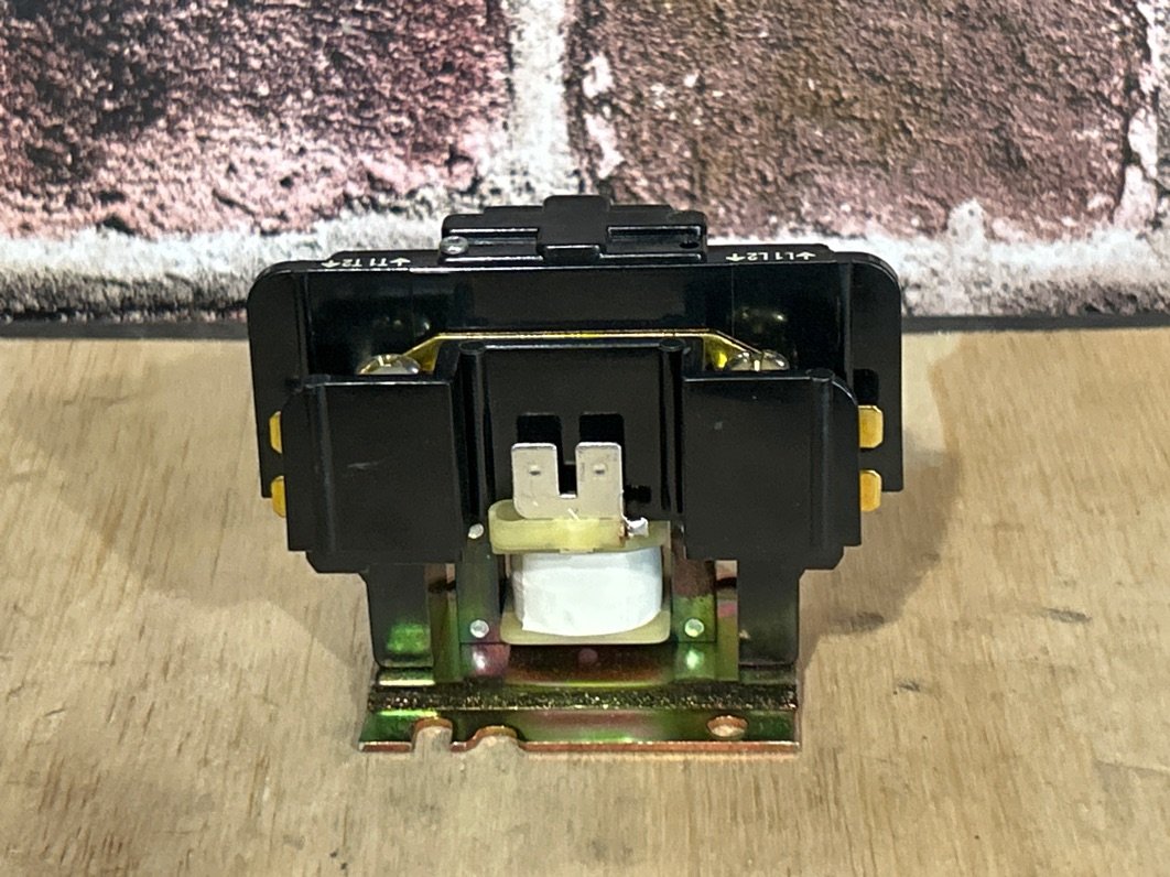 208/240 V, 50/60 Hz, 40 Amps 1 Pole Contactor