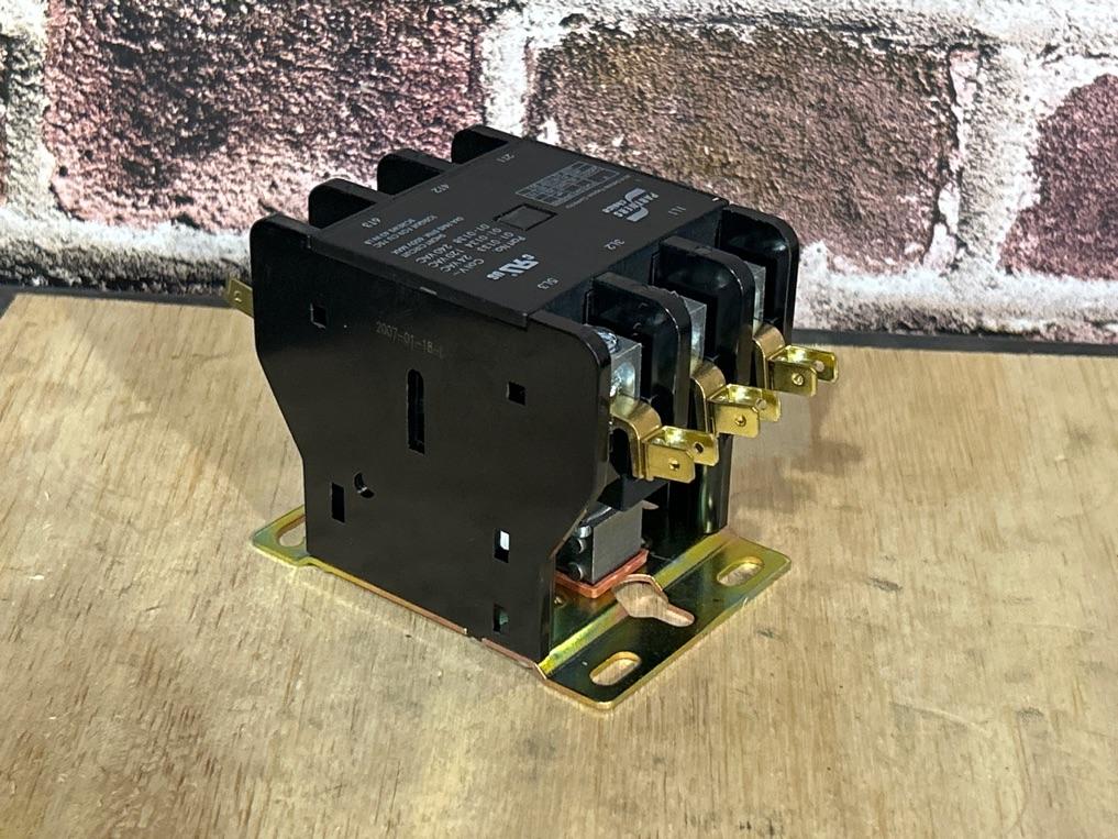 240 V, 50/60 Hz, 60 Amps 3 Pole Contactor