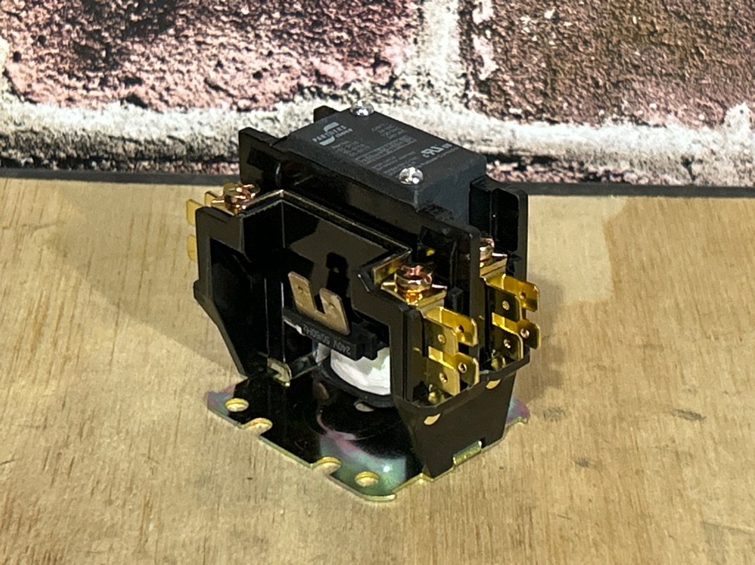 240 V, 50/60 Hz, 40 Amps 1 Pole Contactor